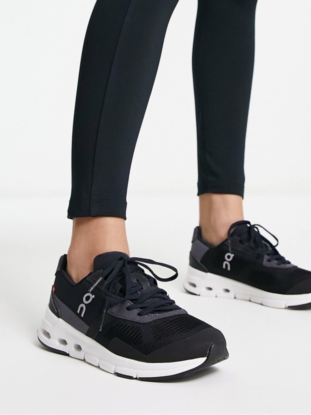 On Cloud Cloudrift Sneakers Black White Women’s Size 7.5